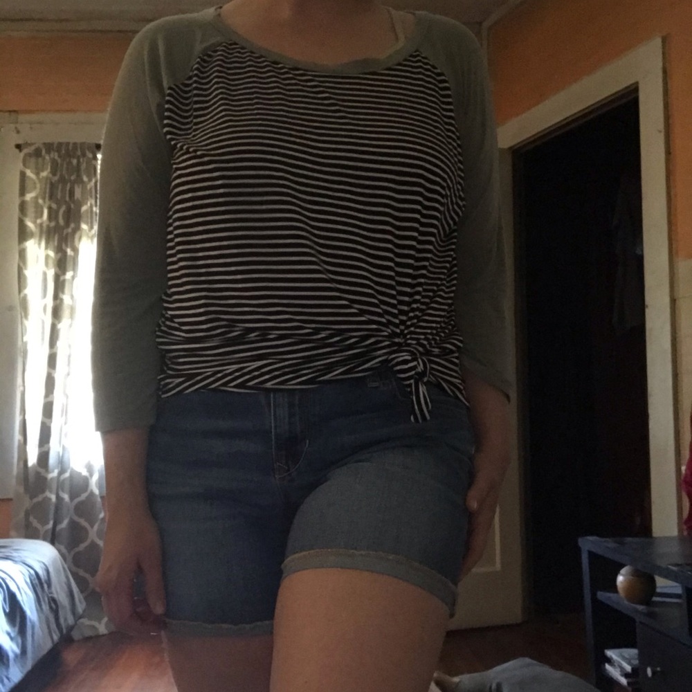 Quart sleeve loose fitting top